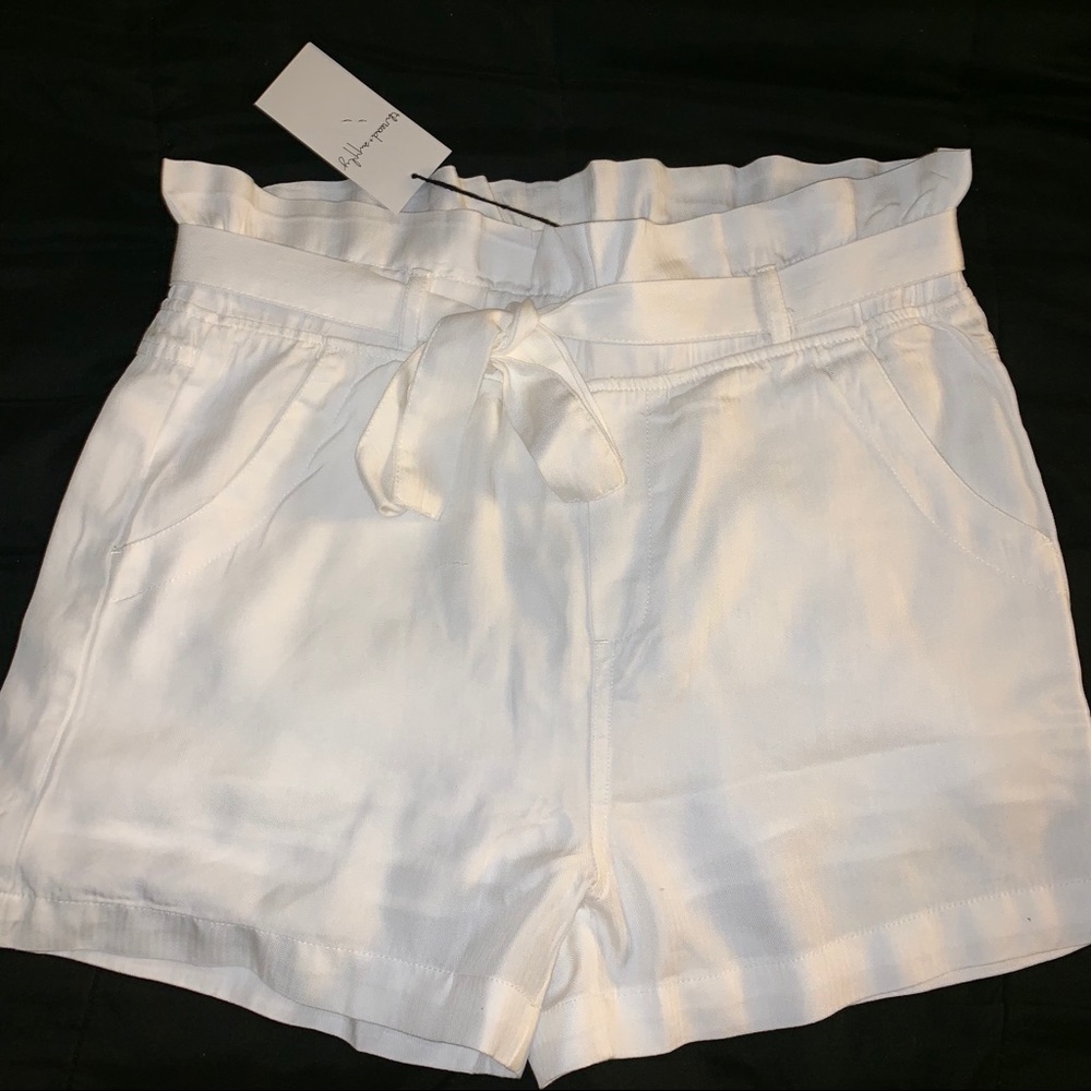 White tie front paper bag shorts - Picture 5 of 6